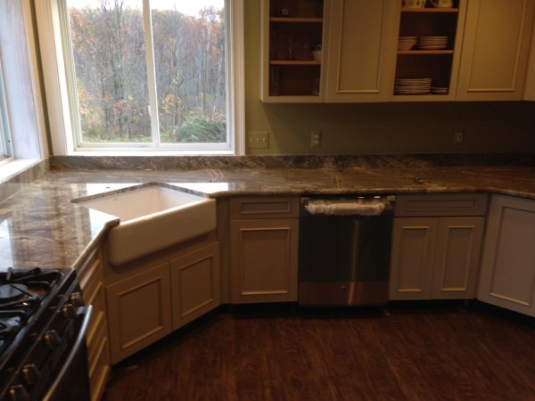 River Boarduax Exotic Granite with Farm Sink